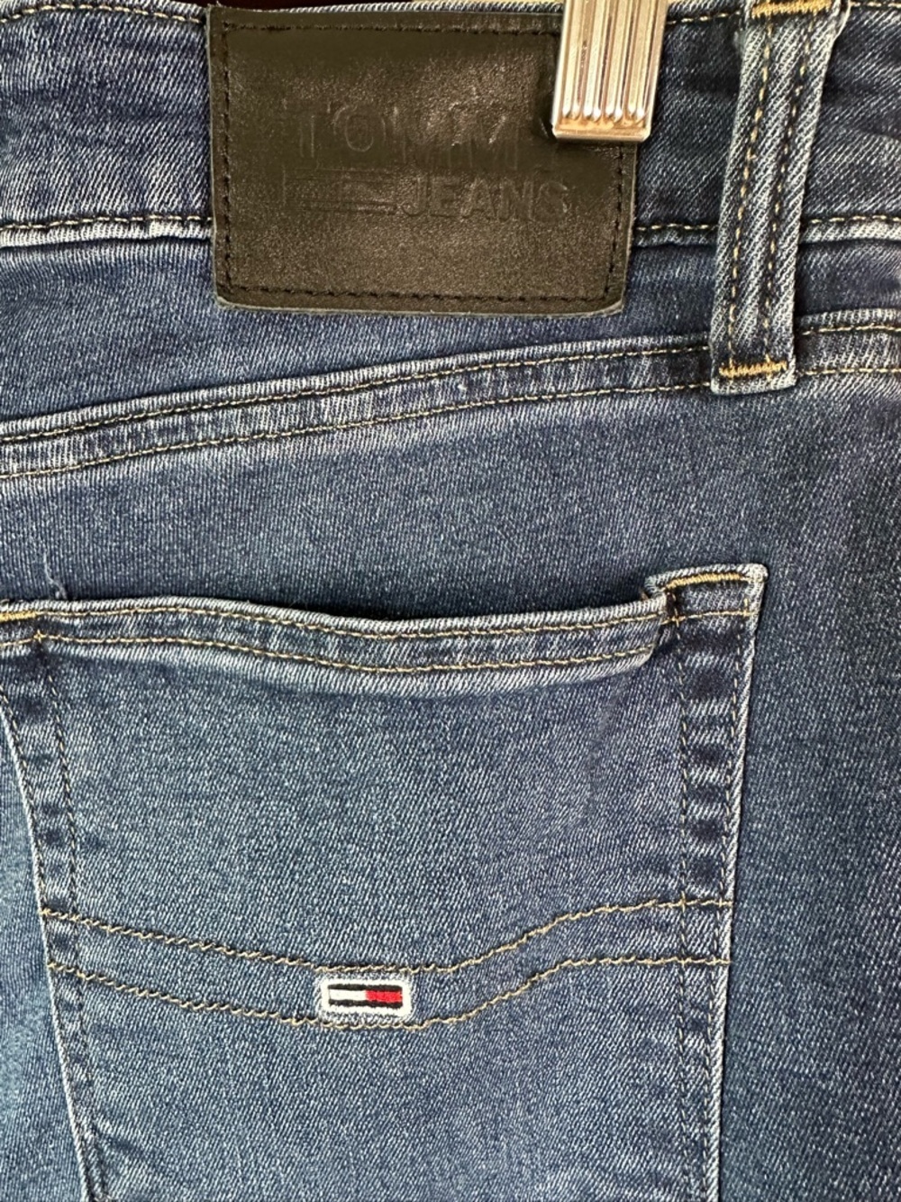 Tommy Hilfiger Skinny Jeans Women’s 8 • Dark Wash Stretch Denim Zip Hem - Picture 4 of 7